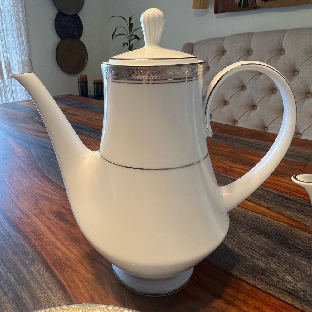 Noritake Crestwood Platinum Coffee Server